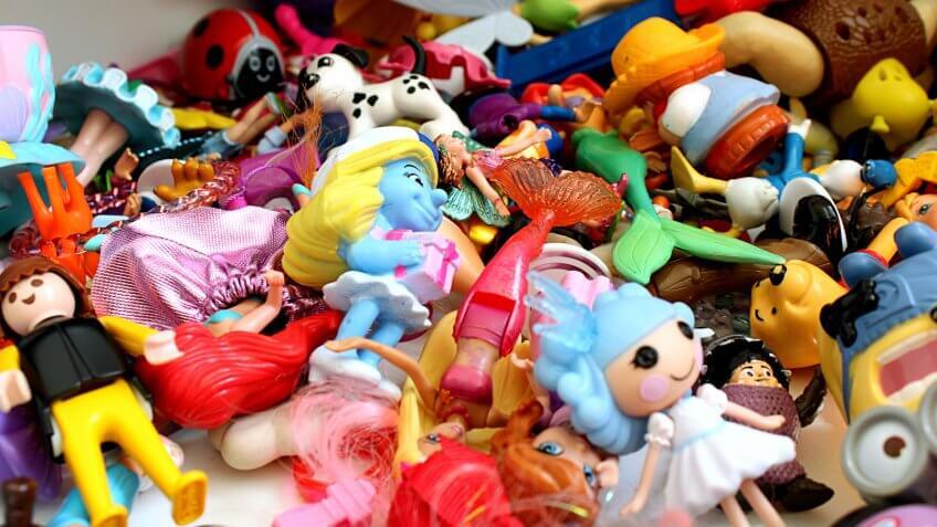 Koleksi Mainan Gak Terpakai Daripada Dibuang Sayang, Bikin Aja Kayak Gini Gan