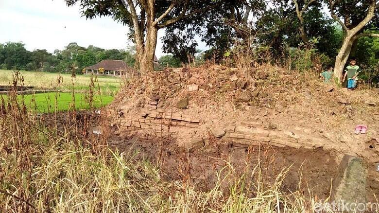 Bangunan Mirip Candi Berstruktur Bata Kuno Ditemukan di Kediri.