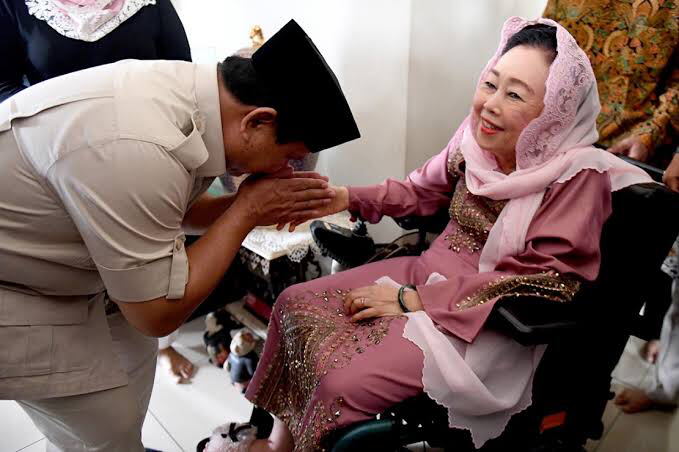 Budaya Sungkeman (cuma di Indonesia)