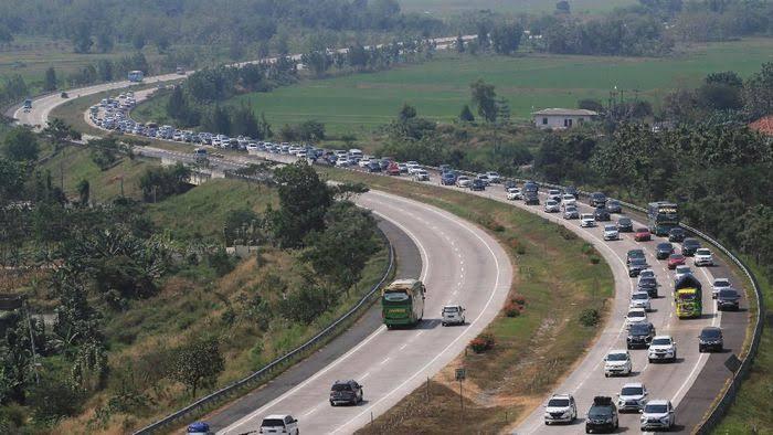 Tersangka Kecelakaan Tol Cipali Sakit Jiwa Atau Benar Di Teror ?