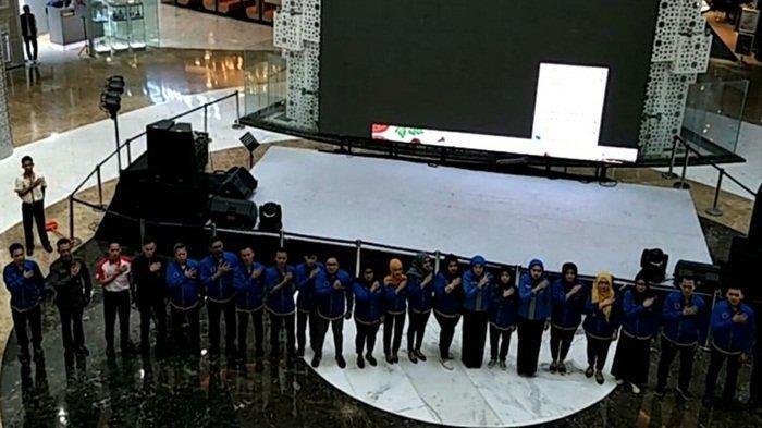 Viral Pegawai Mall Menyanyikan Lagu Indonesia Raya, Agan Apal Kagak?