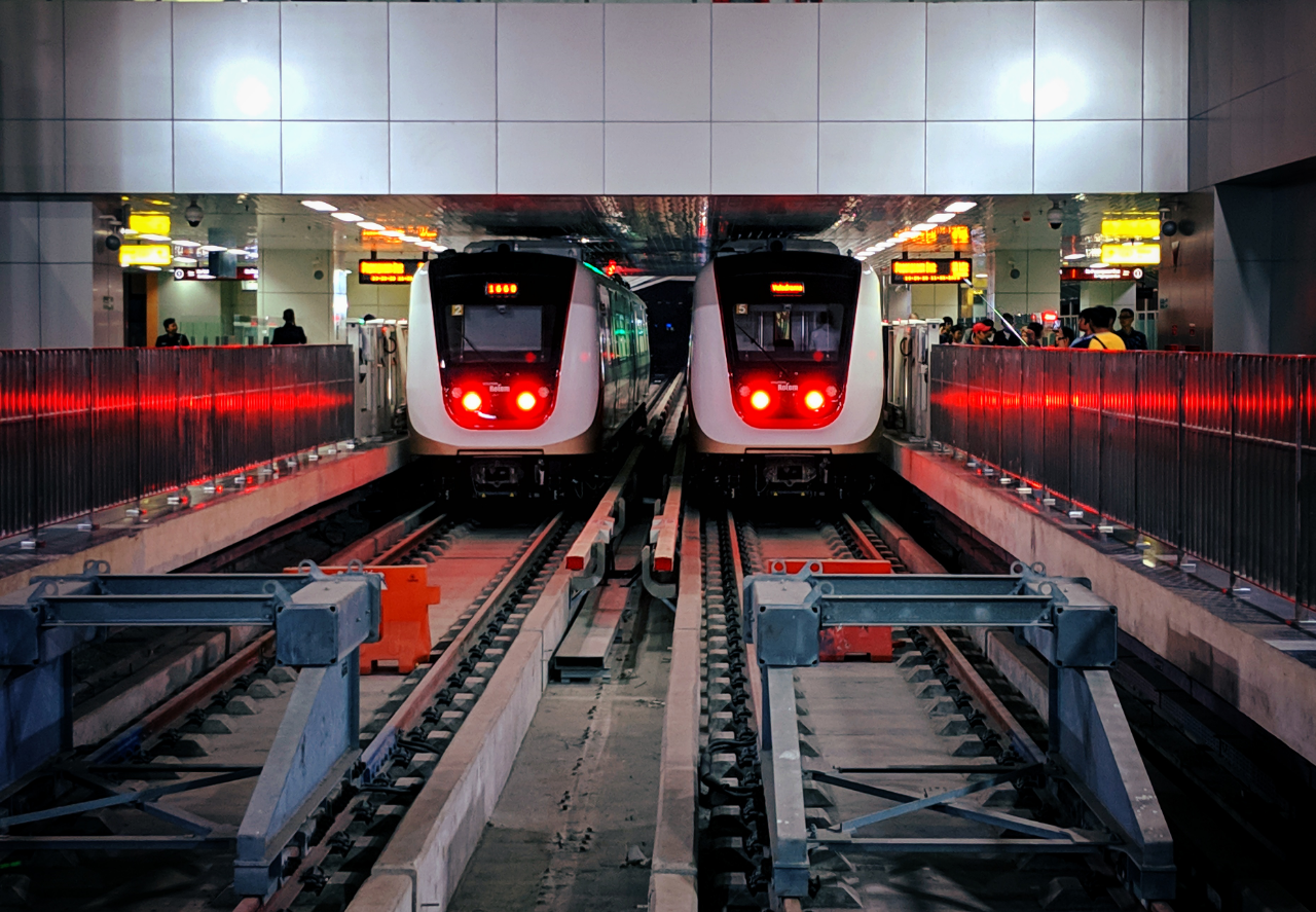 Seenak apa sih Naik LRT di Jakarta 