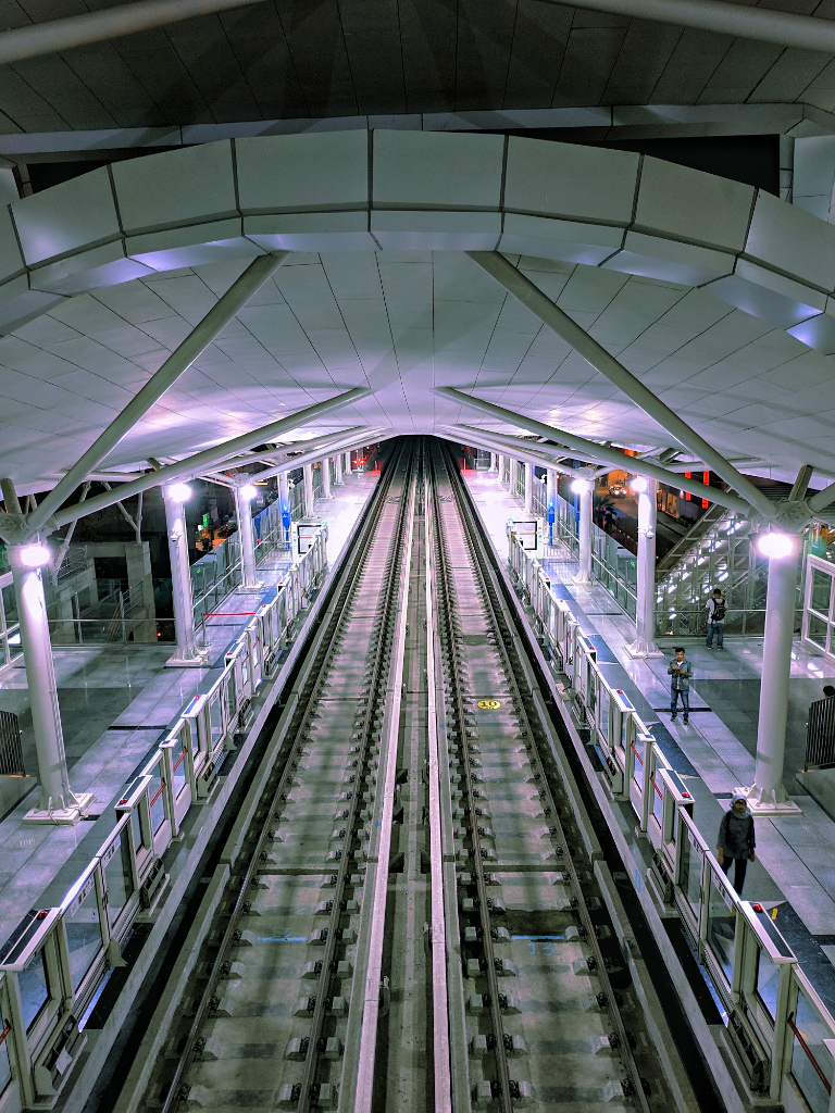 Seenak apa sih Naik LRT di Jakarta 