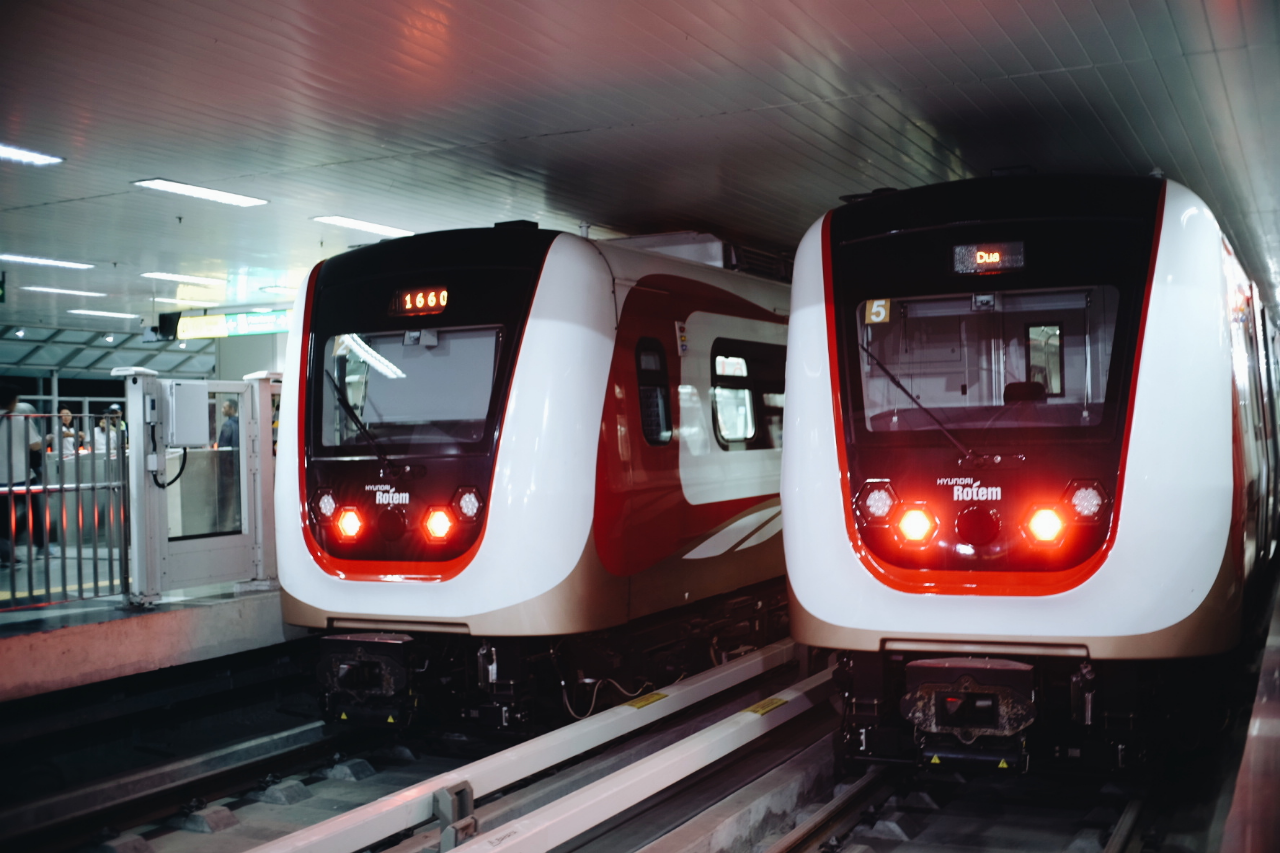 Seenak apa sih Naik LRT di Jakarta 
