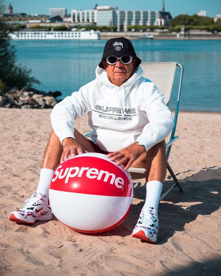 Layaknya Anak Muda, Kakek Ini Gemar Berpenampilan Ala Hypebeast