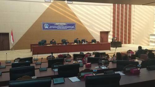 Rapat Raperda APBD, Anggota DPRD Tangsel Ini Tidur Pulas hingga Mangap