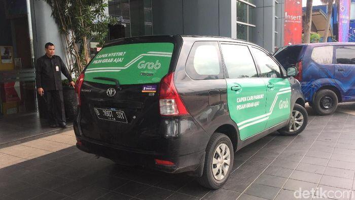 Biaya Izin Taksi Online Mahal, Kemenhub: Makanya Masuk Koperasi