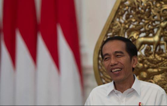 ULTAH JOKOWI DAN BAHAGIA PERTAHANAN KITA