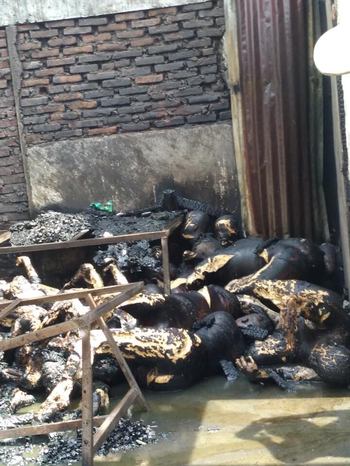 Terperangkap Di Dalam Gudang ,30 Orang Terbakar Samapi Tewas