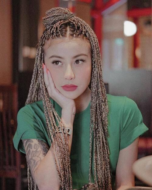 Unggah Foto Berbikini, Payudara Awkarin Mengintip
