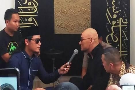Deddy Corbuzier Muallaf !! Hmmmm Karena Apa Ya..??