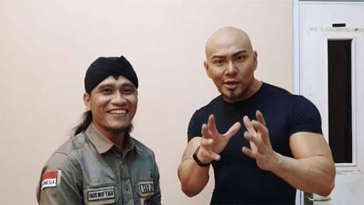 Deddy Corbuzier Muallaf !! Hmmmm Karena Apa Ya..??