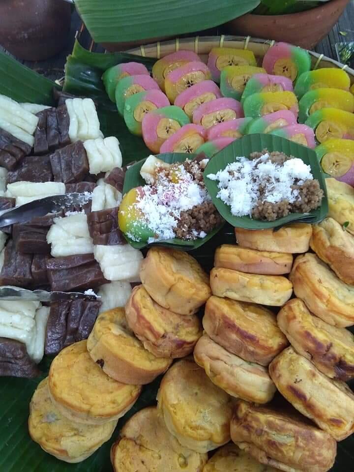 Aneka Jajanan Tradisional Di Sejuknya Pasar Rindu Semilir.