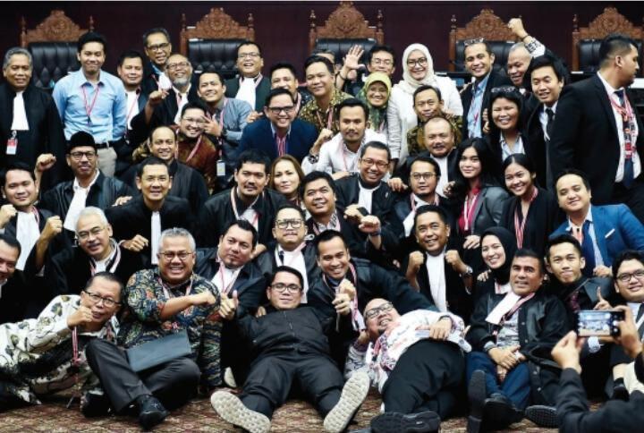 Mahfud MD: Indahnya Budaya Kita, Seminggu Berdebat Panas Akhirnya Berbaur Akrab