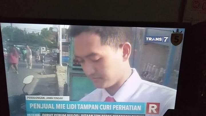 Viral, Reno Penjual Biting Keliling Tak Kalah Ganteng Dengan Artis Korea