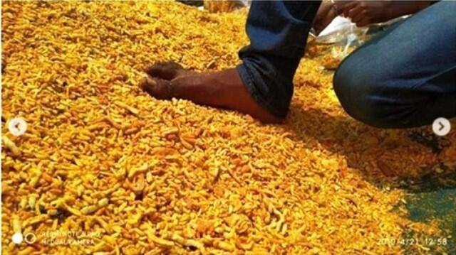 Viral Pengemasan Snack Curah Rasa Daki Yang Menjijikan di India