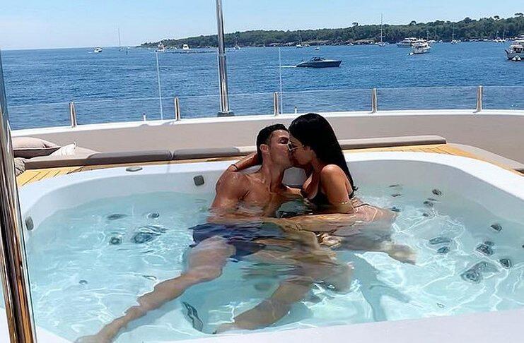Ronaldo Memberikan Tip 300 Juta Kepada Pelayan Hotel