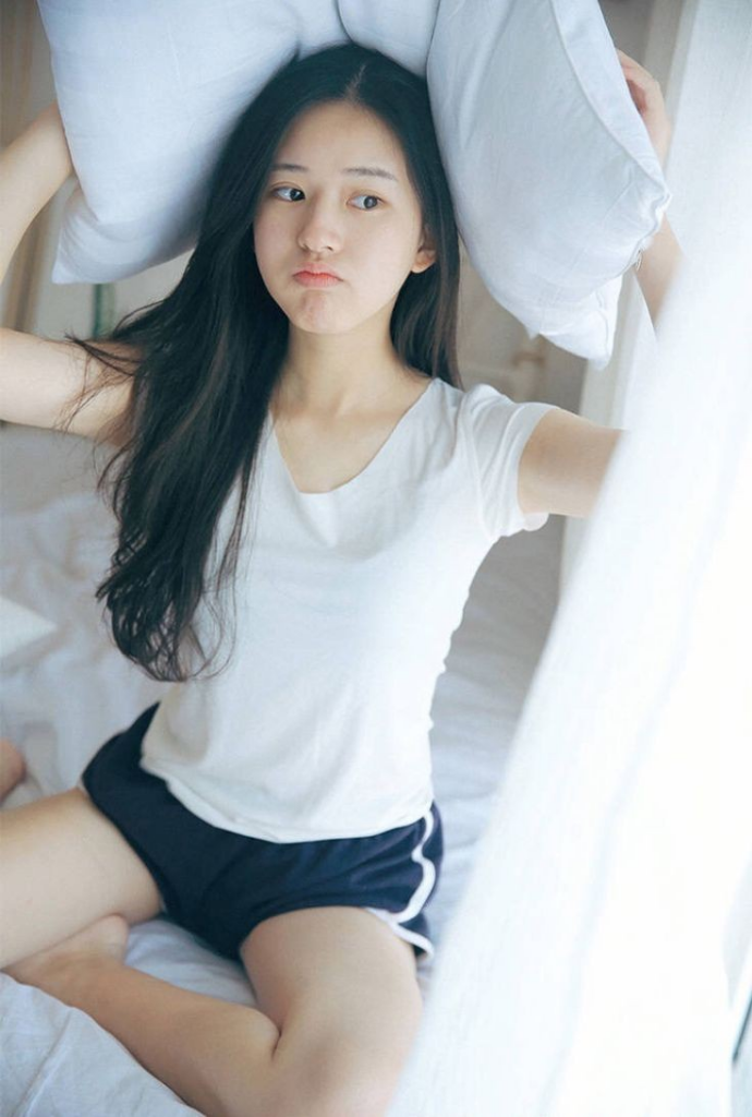 Cutenya Kebangetan! Deretan Potret Pesona Zhou Lusi ini Bikin Meleleh, Kepoin Yuk! 