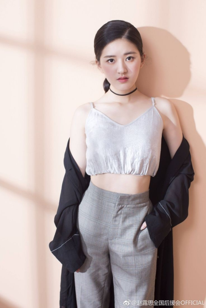 Cutenya Kebangetan! Deretan Potret Pesona Zhou Lusi ini Bikin Meleleh, Kepoin Yuk! 