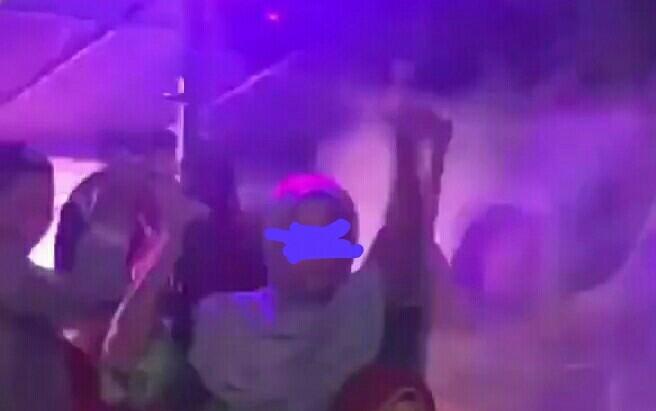 Polisi Amankan Seorang Perempuan Setelah Videonya Berjoget Menenteng Senjata Viral