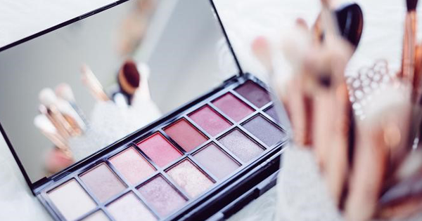 Hati-Hati! Makeupmu Masih Layak Pakai atau Sebaiknya Dibuang?