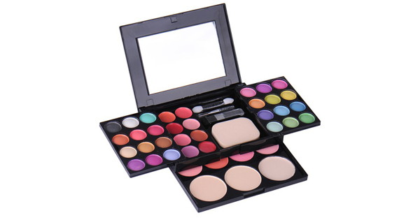 Hati-Hati! Makeupmu Masih Layak Pakai atau Sebaiknya Dibuang?