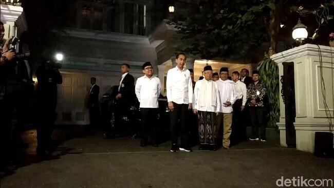Tiba di Halim, Jokowi akan Beri Pernyataan soal Sidang MK