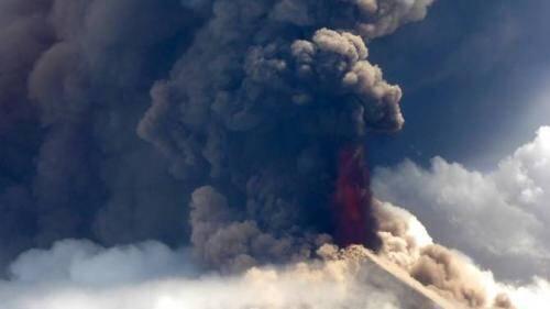 Gunung Berapi di Papua Nugini Meletus, Paksa Ribuan Orang Mengungsi