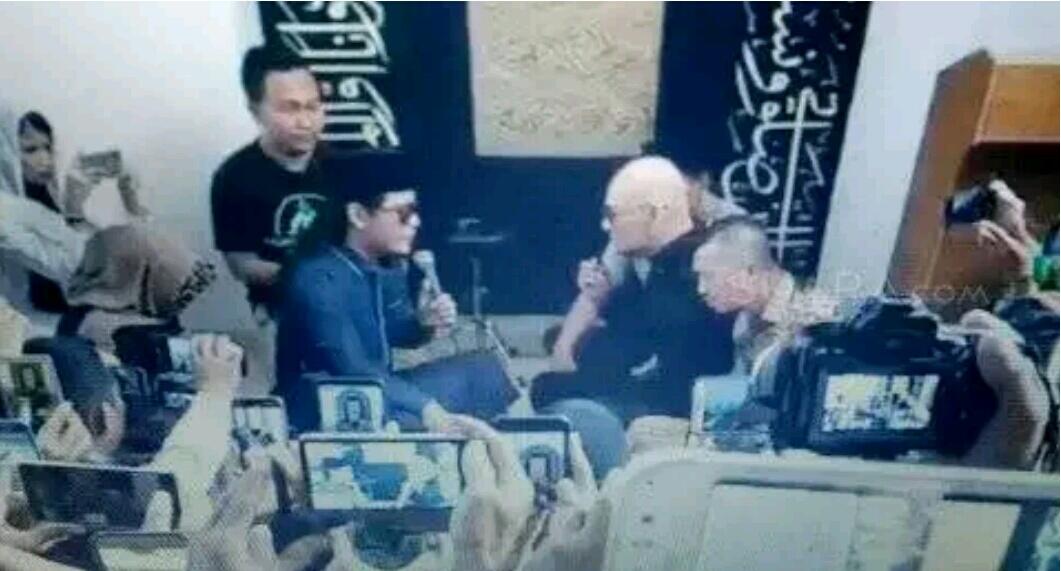 Kocak, Akun Katolik dan Nahdlatul Ulama Serah Terima Deddy Corbuzier