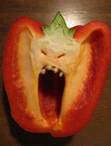 10 pareidolia dari sayur dan buah ini bikin kamu takut atau gemas?