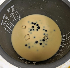 Minum Bubble Tea Udah Biasa, Makan Bubble Tea dan Nasi Kayak Gini Baru Luar Biasa 