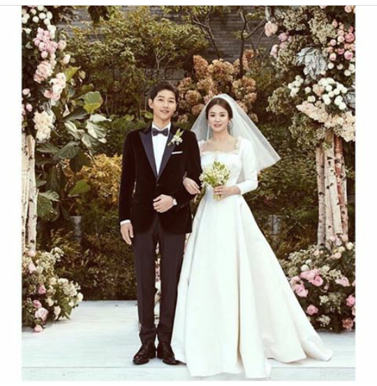 Soong Joong ki Menggugat Cerai Istrinya Song Hye Kyo, Apa Pendapat Kalian Gaees?