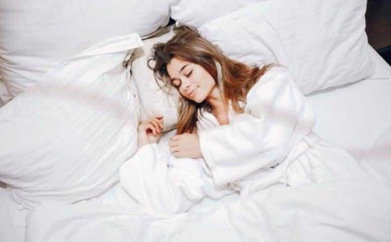 Capek dan Badan Pegal-Pegal? 4 Seni Tidur Singkat Ini Bisa Kembalikan Energi Tubuhmu