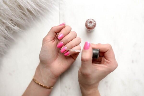5 Rekomendasi Kuteks Berwarna Pink, Cute Banget!