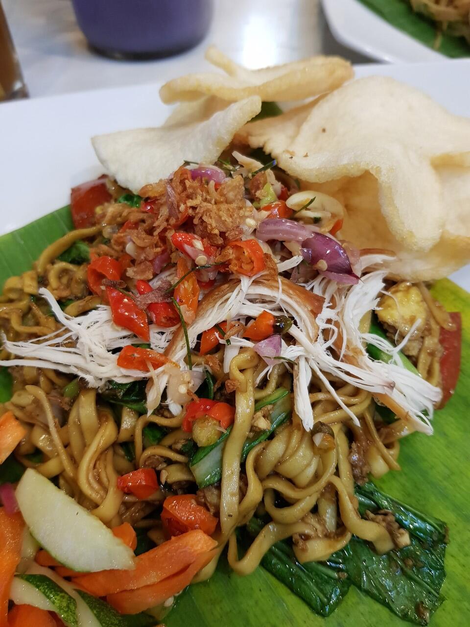 Mi goreng sambal matah
