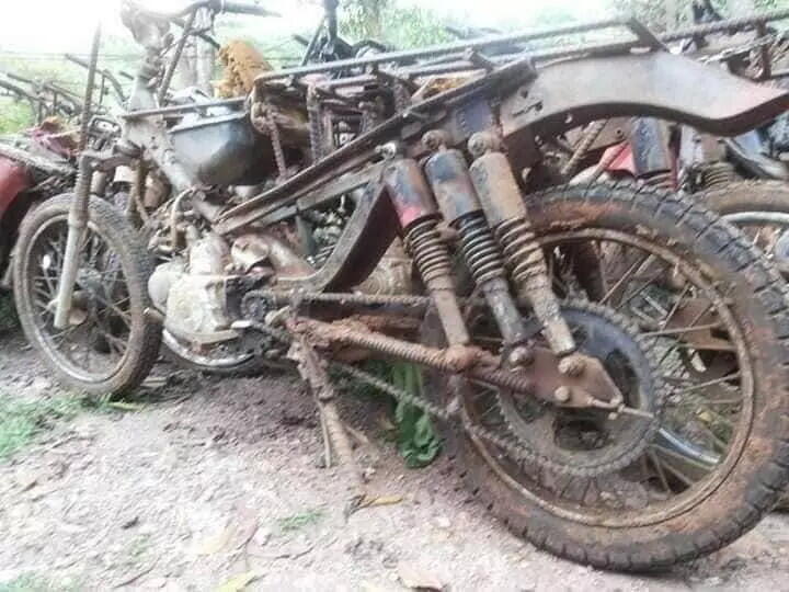 Strong Bro..!!! Motor Ini Dimodifikasi Secara Ekstrem Untuk Angkut Kayu Gelondongan