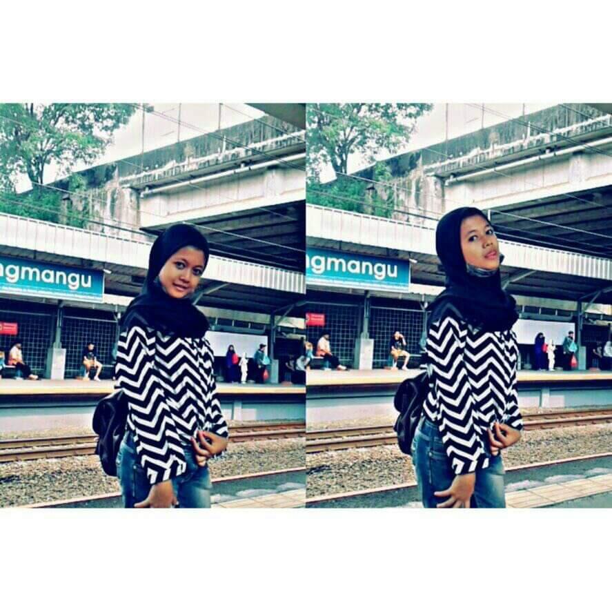 Mejeng di stasiun