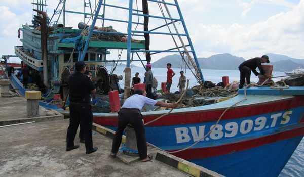 Tertangkapnya Kapal Ilegal Vietnam Pencuri Ikan Ini Bikin Geger! Sebaiknya Diapakan?