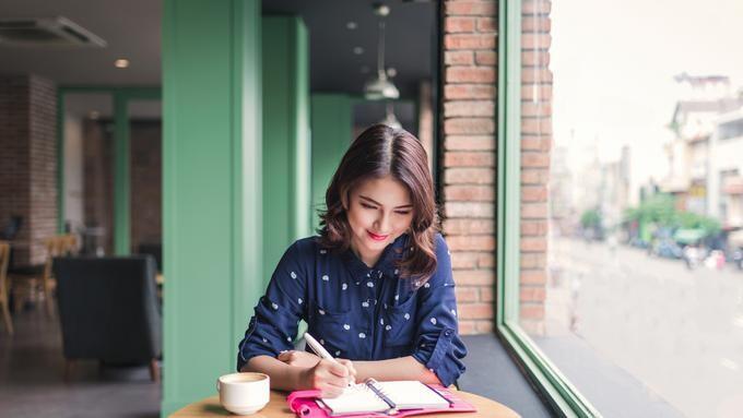 Apa Benar Kalau Kepercayaan Diri Perempuan Asia Masih Rendah? Kira-kira Kenapa Ya?