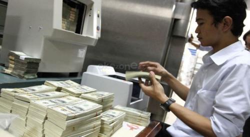 Rupiah Melemah di Rp14.132/USD di Tengah Perdagangan AS Defisit