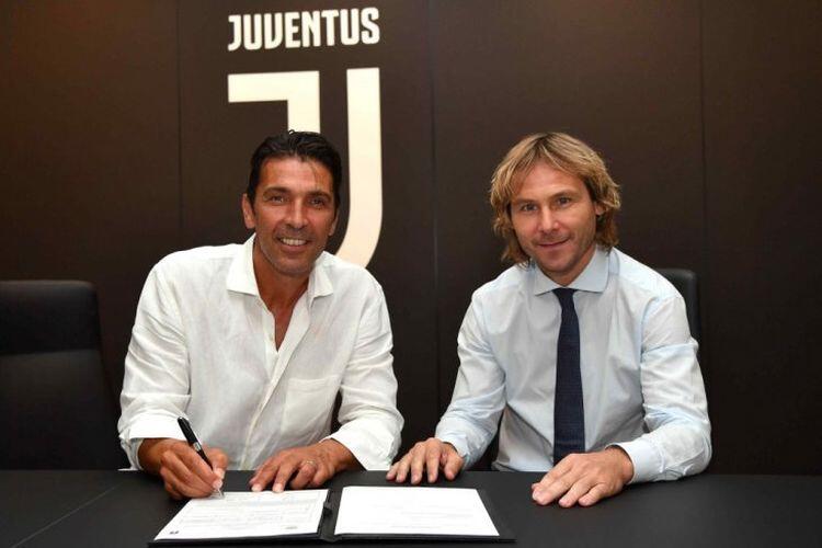 Buffon Pulang ke Rumah, Piala Liga Champion Berada di Genggaman Juventus!!