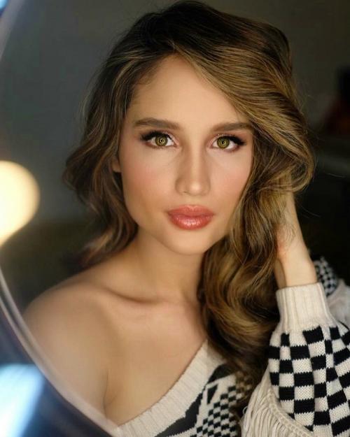 Kasus Foto Syur Berlalu, Cinta Laura Putuskan Rehat dari Medsos