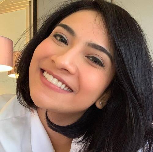 Pamer Belahan Dada, Vanessa Angel Tuai Kritikan Netizen