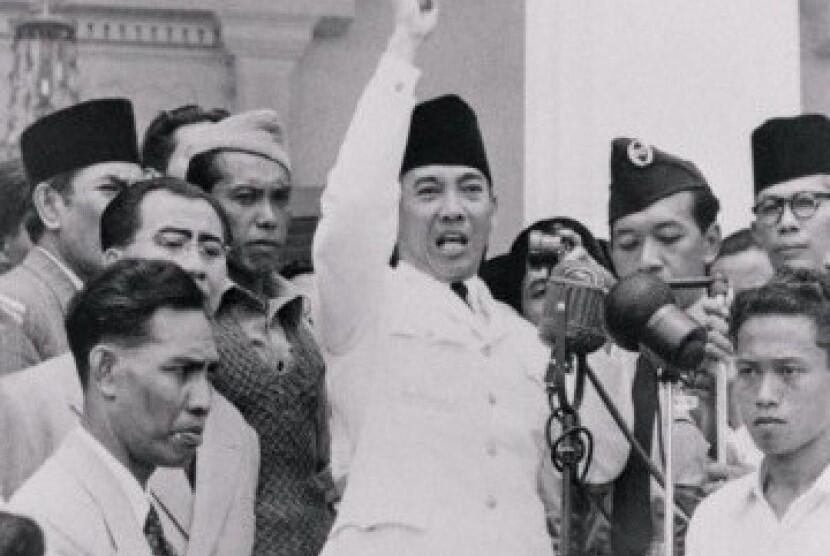 Dekrit 5 Juli 1959, Upaya Bung Karno Selamatkan Revolusi