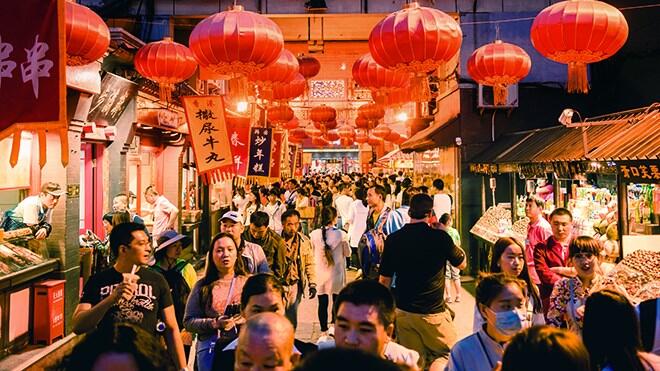 Meski Ekonomi Cina maju, 6 Perilaku Warganya ini Buat Geleng-geleng, Termasuk Berak