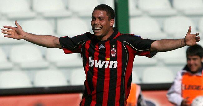 Kemesraan antara REAL MADRID dan AC MILAN