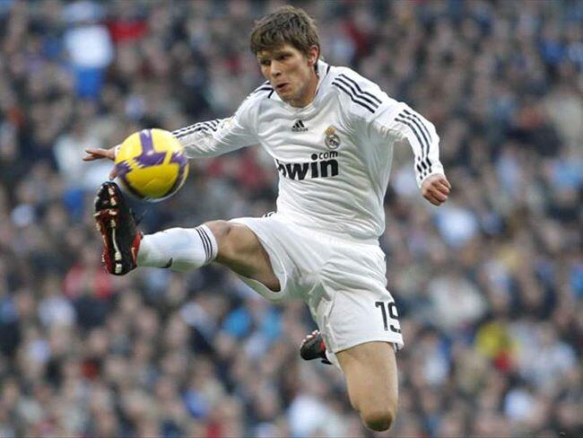 Kemesraan antara REAL MADRID dan AC MILAN