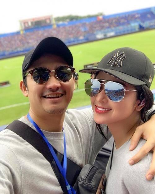 Demi Kepuasan Suami, Dewi Perssik Jajal Semua Gaya Bercinta
