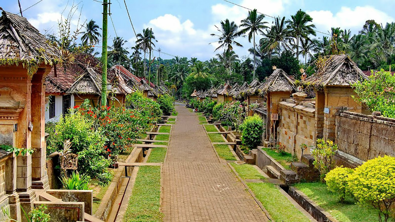 Cek 5 Desa Unik Yang Cuma Ada di Indonesia.