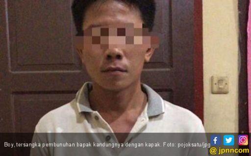Seorang Anak Penggal Kepala Ayahnya Pakai Kapak Hingga Putus